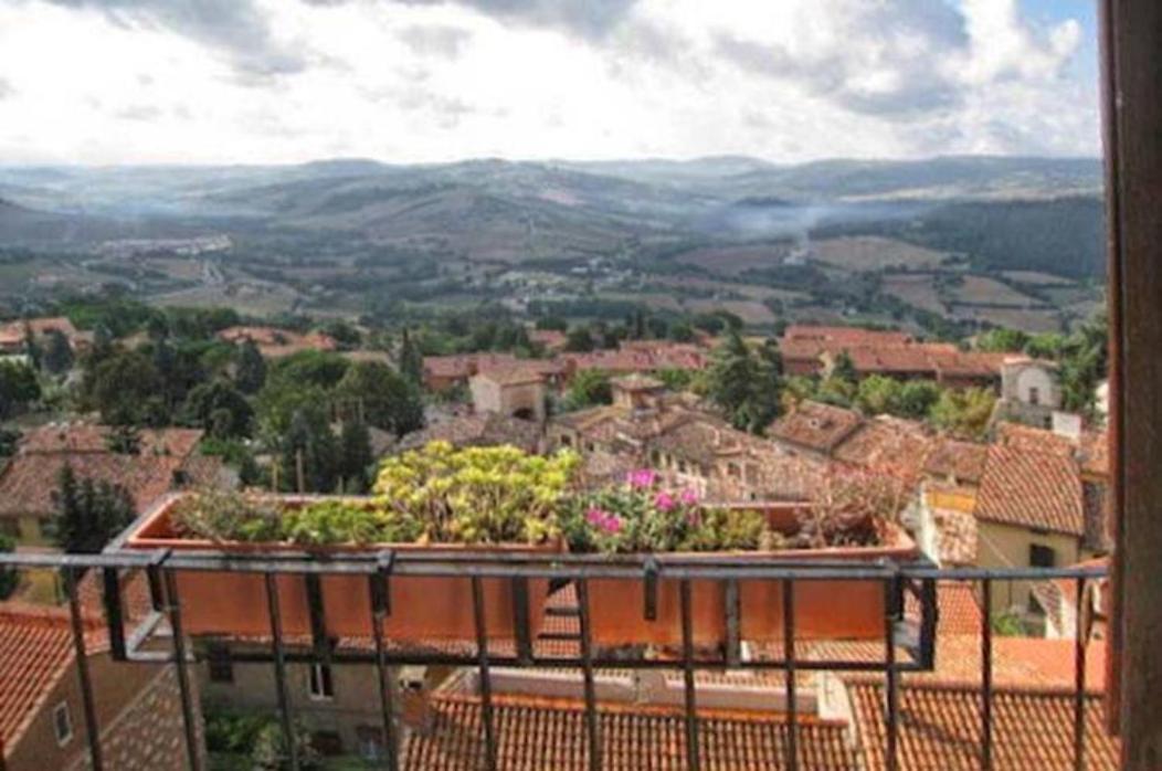 Nice View Todi Buitenkant foto